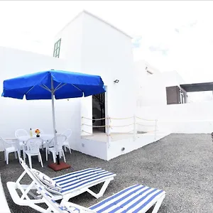 https://casa-los-lajares.in-canary-islands.com